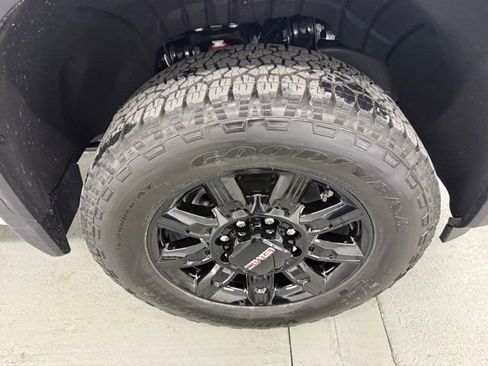 New 2026 GMC Sierra 2500 AT4 image 4