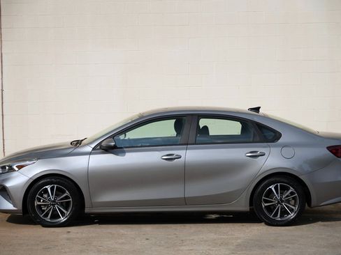 Used 2023 Kia Forte LXS w/ LXS Technology Package FWD image 40