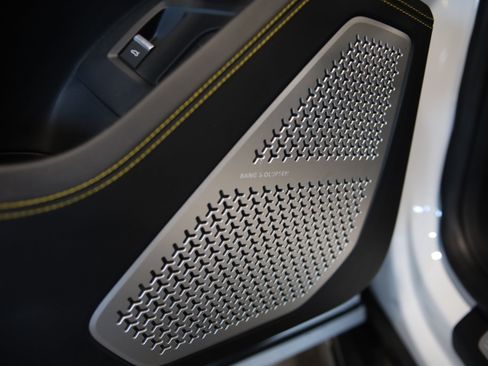 Used 2019 Lamborghini Urus AWD/4WD image 16