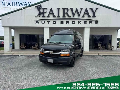 Used 2018 Chevrolet Express 2500 image 1