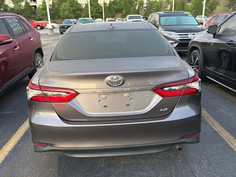 Used 2022 Toyota Camry LE image 9