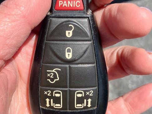 Used 2014 Dodge Grand Caravan SXT FWD image 6