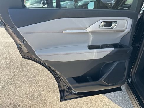 New 2026 Ford Explorer Active w/ Active Comfort Package image 32