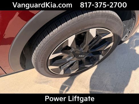 Certified 2024 Kia Sorento SX FWD image 11
