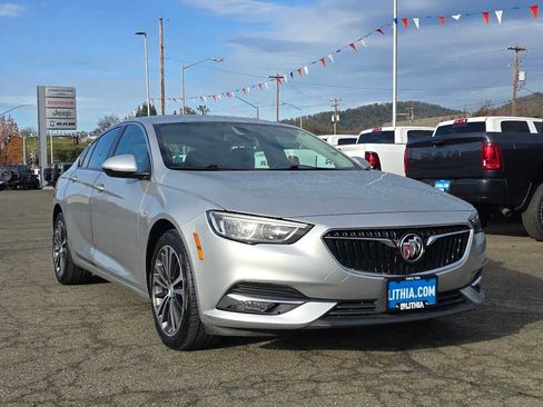 Used 2019 Buick Regal Preferred image 7
