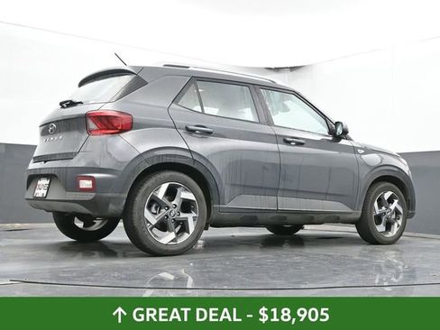 Used 2025 Hyundai Venue SEL image 31