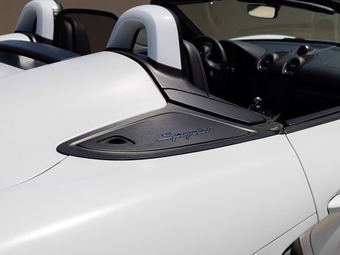 Used 2021 Porsche 718 Boxster Spyder RWD image 40