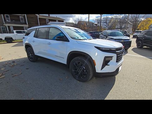 New 2026 Chevrolet Traverse LT w/ Midnight/Sport Edition image 2