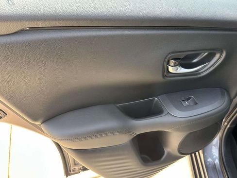 Used 2025 Honda HR-V LX image 19