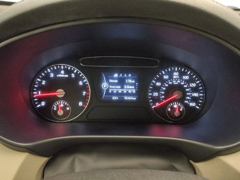 Used 2018 Kia Sorento FWD image 23
