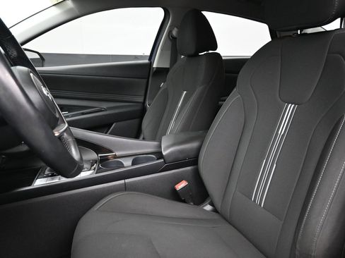 Used 2023 Hyundai Elantra SEL w/ Convenience Package FWD image 11