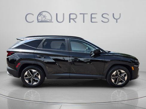 Certified 2025 Hyundai Tucson SEL FWD image 6