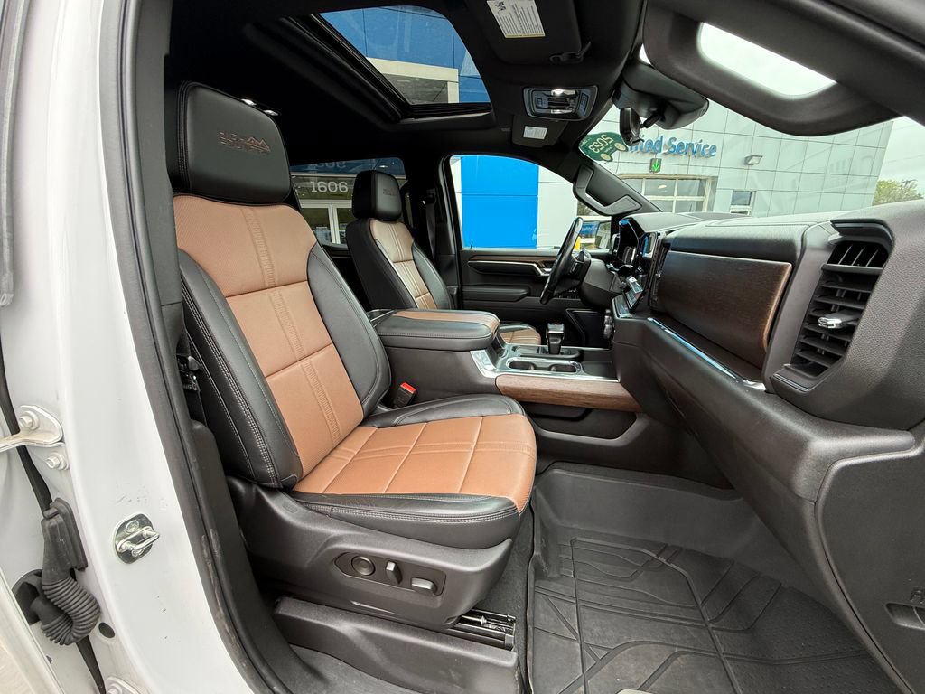 Certified 2023 Chevrolet Silverado 1500 High Country w/ Technology Package AWD/4WD image 37