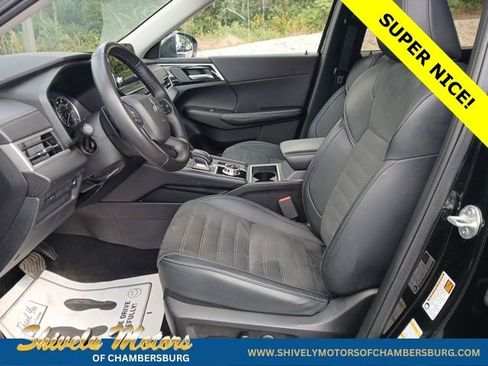 Used 2024 Mitsubishi Outlander SE image 16