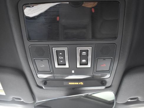 Used 2023 Land Rover Defender 130 X-Dynamic SE AWD/4WD image 23