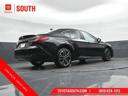 Used 2025 Toyota Camry XLE image 38