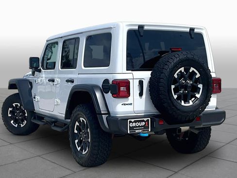 Used 2024 Jeep Wrangler Unlimited Rubicon 4xe w/ Convenience Group AWD/4WD image 11