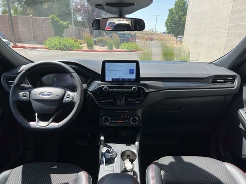 Used 2025 Ford Escape ST-Line Select AWD/4WD image 19