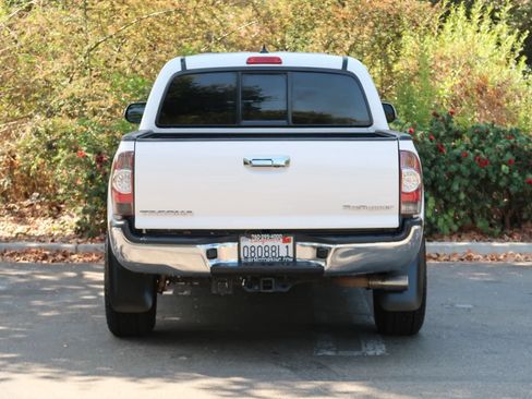 Used 2014 Toyota Tacoma PreRunner w/ TRD Off-Road Package RWD image 8
