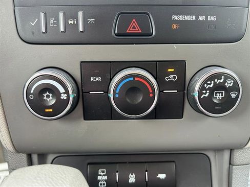 Used 2016 Chevrolet Traverse LS image 17