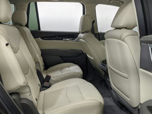 Used 2020 Cadillac XT6 Premium Luxury FWD image 35