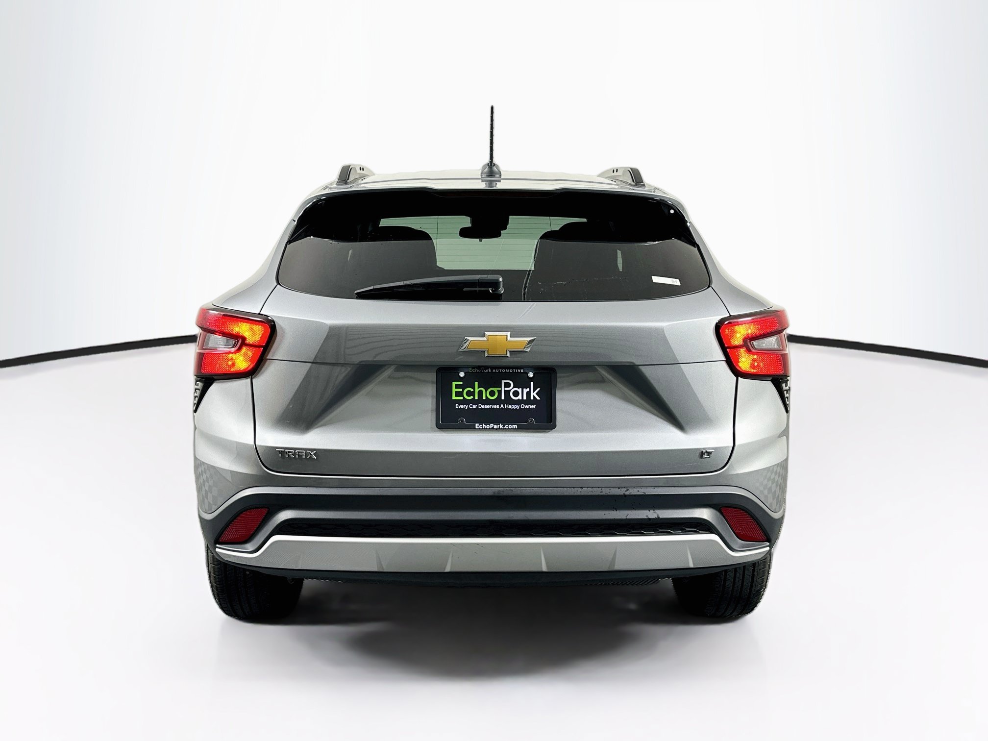 Used 2025 Chevrolet Trax LT FWD image 7