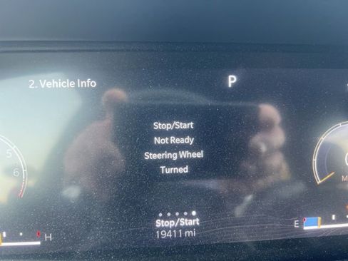 Used 2023 Jeep Grand Cherokee Altitude image 11