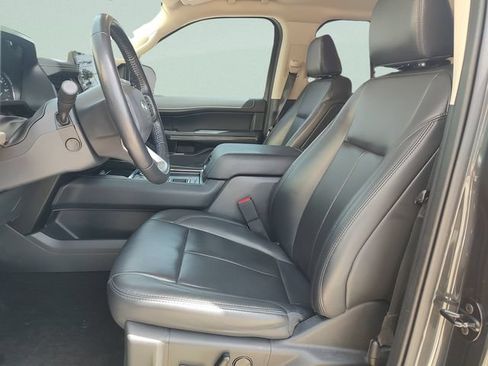 Used 2023 Ford Expedition XLT RWD image 25