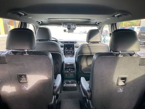 New 2025 Jeep Grand Cherokee L Altitude image 17