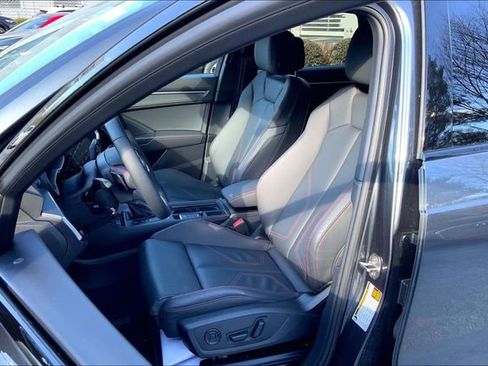 Used 2025 Audi Q3 2.0T Premium Plus w/ Premium Plus Package image 7