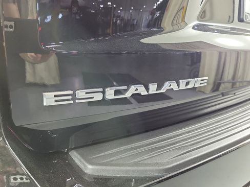 Used 2023 Cadillac Escalade ESV Premium Luxury AWD/4WD image 5