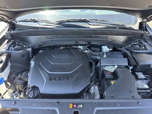 Used 2024 Kia Telluride S FWD image 3