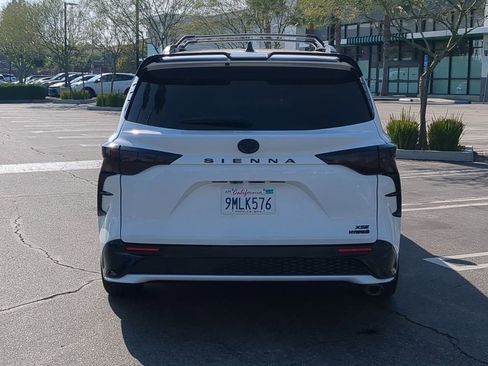 Used 2024 Toyota Sienna XSE FWD image 5