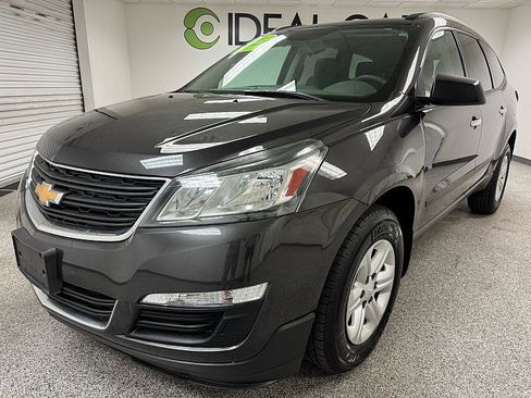 Used 2017 Chevrolet Traverse LS image 1