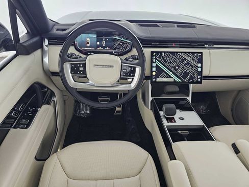 Used 2026 Land Rover Range Rover SE AWD/4WD image 18