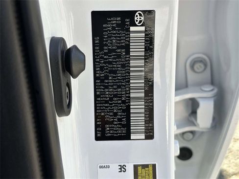 Used 2025 Toyota Corolla LE image 26