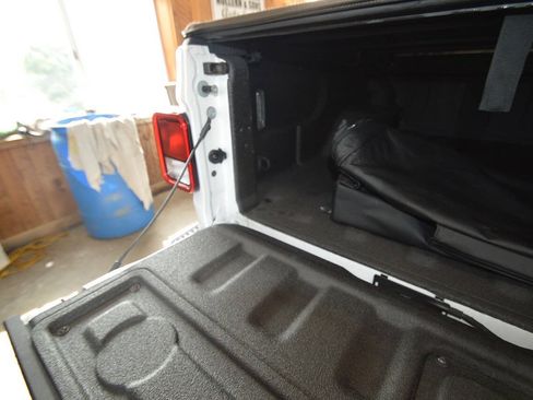 Used 2022 Jeep Gladiator Sport AWD/4WD image 24