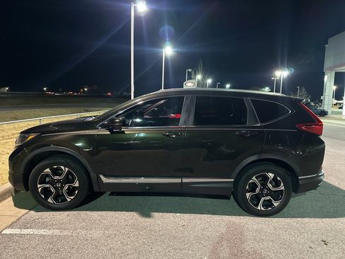 Used 2018 Honda CR-V Touring image 2