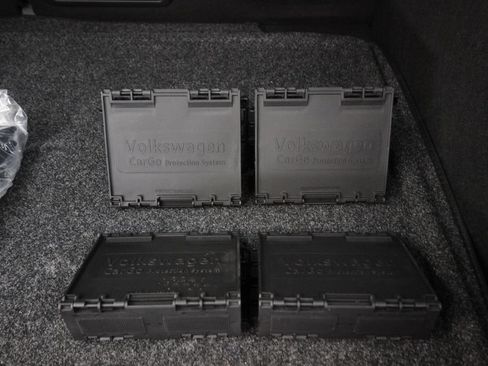 Used 2025 Volkswagen Taos SEL AWD/4WD image 7