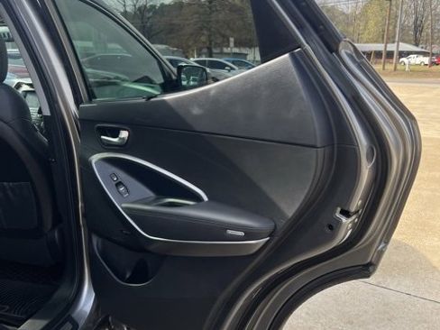 Used 2018 Hyundai Santa Fe Sport image 19