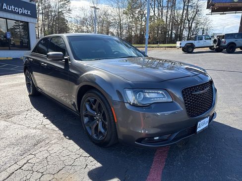 Used 2021 Chrysler 300 S image 4