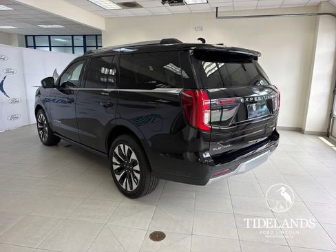 Certified 2025 Ford Expedition Platinum w/ Driver's Package AWD/4WD image 6
