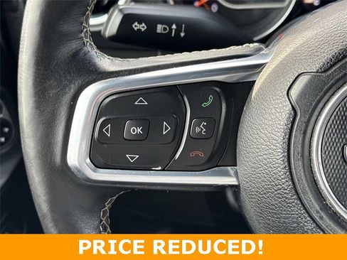 Used 2019 Jeep Wrangler Unlimited Sahara image 24