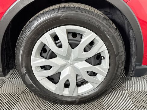 Used 2020 Toyota C-HR LE image 55