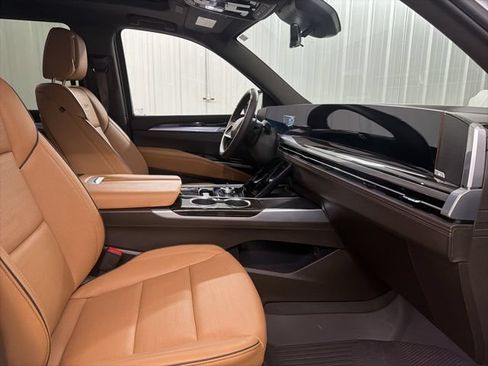 Certified 2026 Cadillac Escalade Luxury w/ LPO, Floor Liner Package RWD image 25