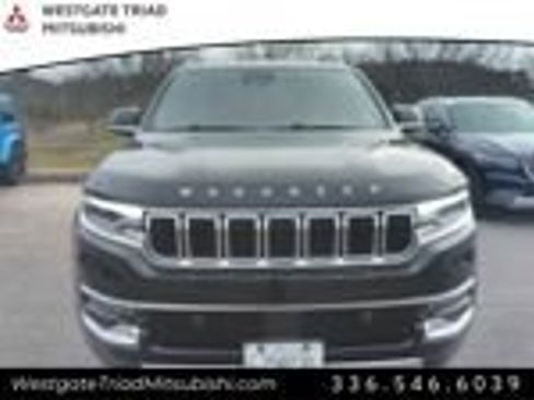 Used 2024 Jeep Wagoneer L Series II image 2