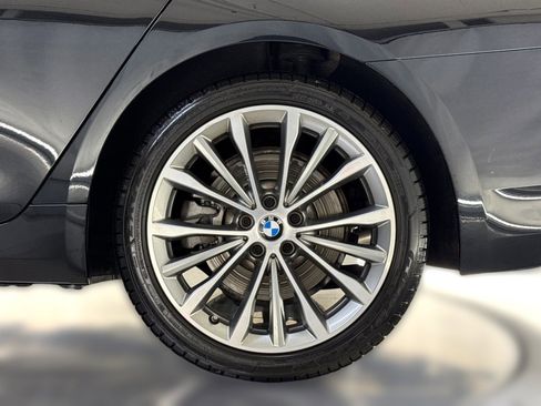 Certified 2023 BMW 530i w/ Convenience Package image 12