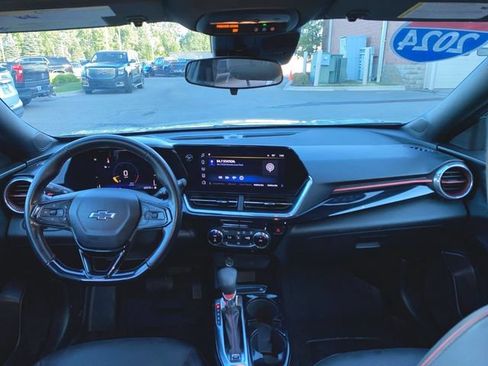 Used 2024 Chevrolet Trax RS w/ Driver Confidence Package FWD image 19