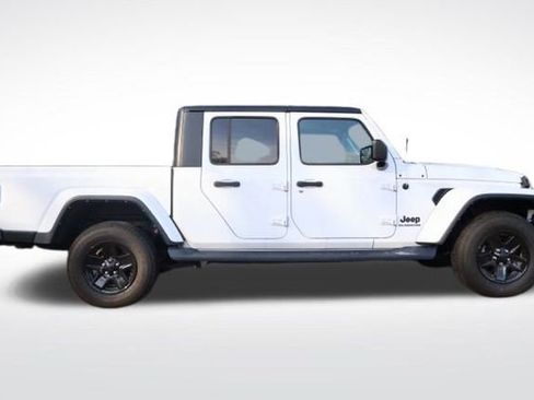 Used 2022 Jeep Gladiator Sport image 8