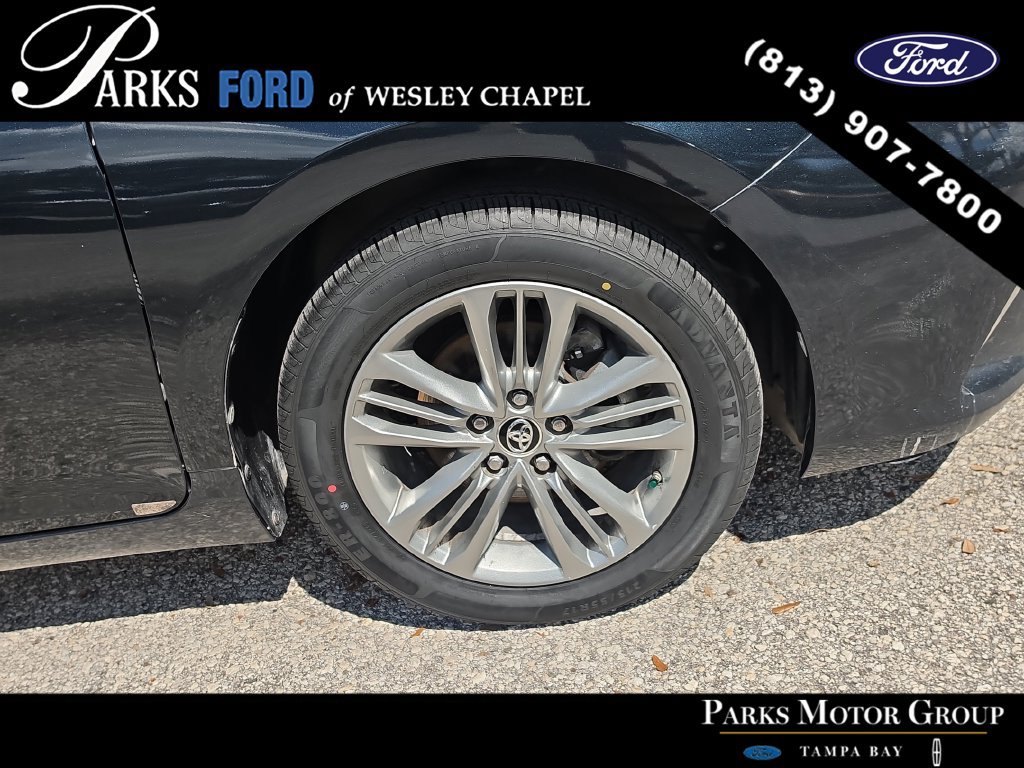 Used 2015 Toyota Camry SE FWD image 30